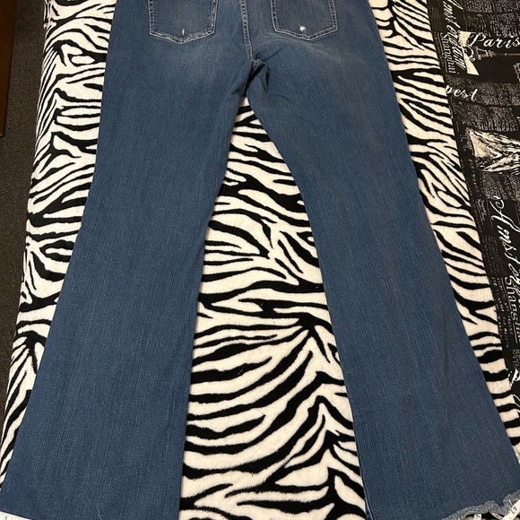 TORRID vintage stretch sz 16XTall mid rise flare jeans. - Picture 6 of 6